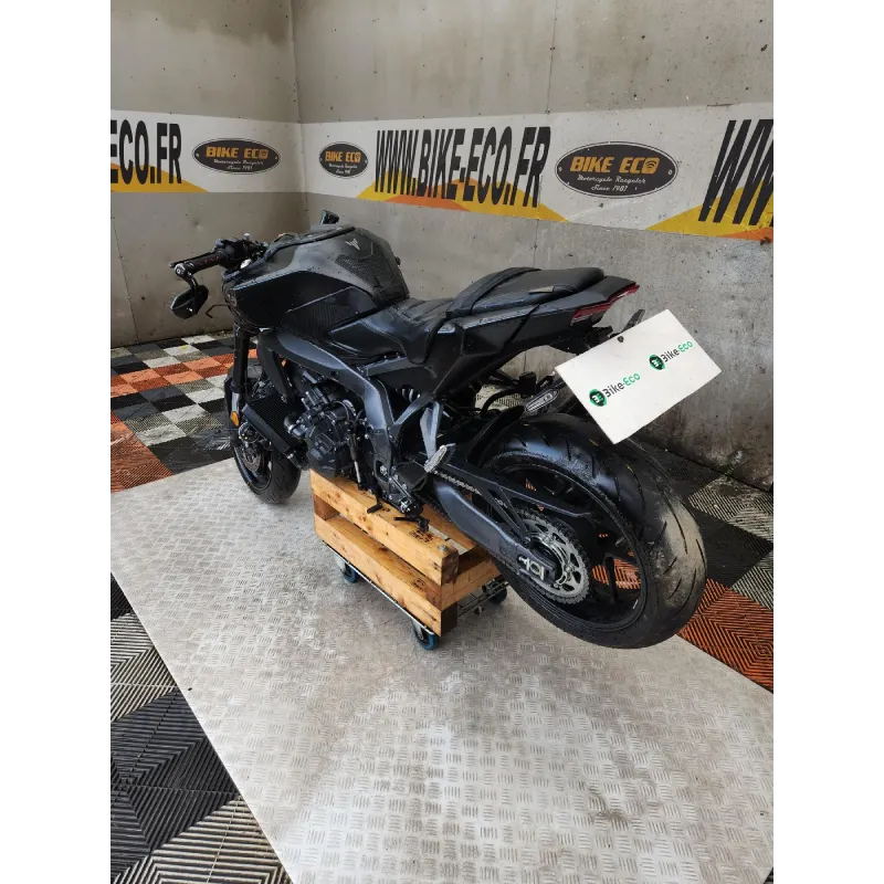 YAMAHA MT09 890