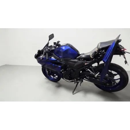 YAMAHA YZFR3
