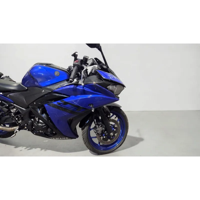YAMAHA YZFR3