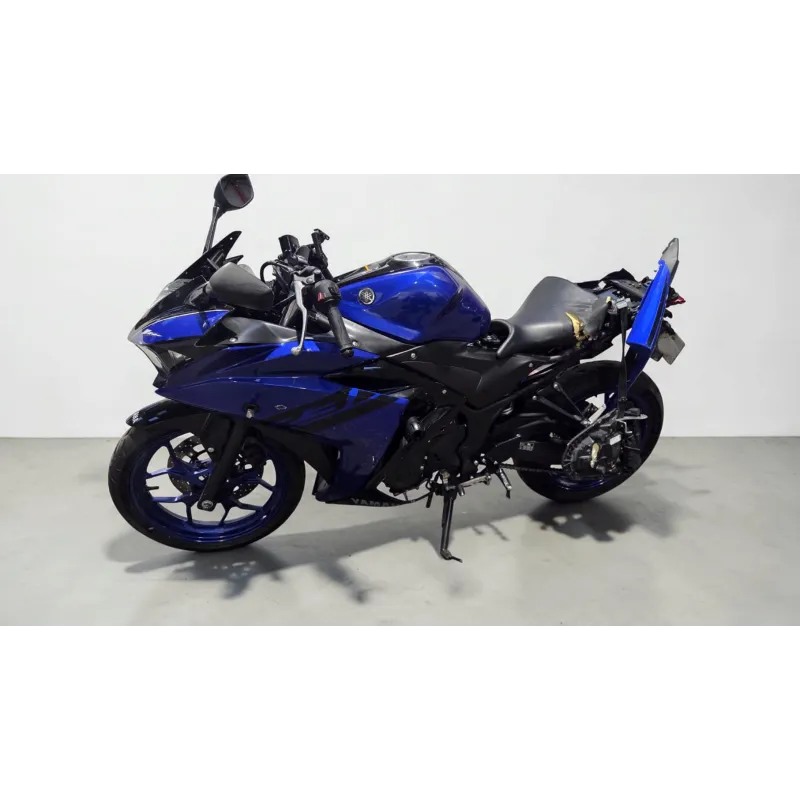 YAMAHA YZFR3