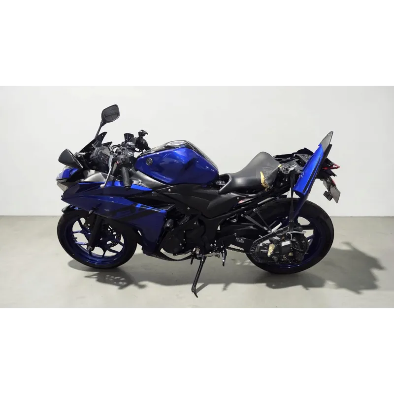 YAMAHA YZFR3