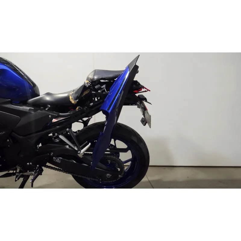 YAMAHA YZFR3
