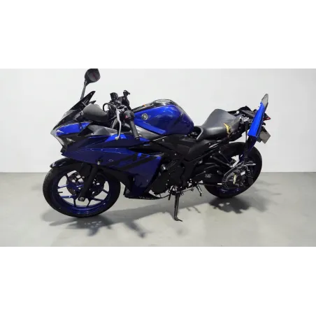 YAMAHA YZFR3