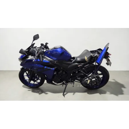 YAMAHA YZFR3