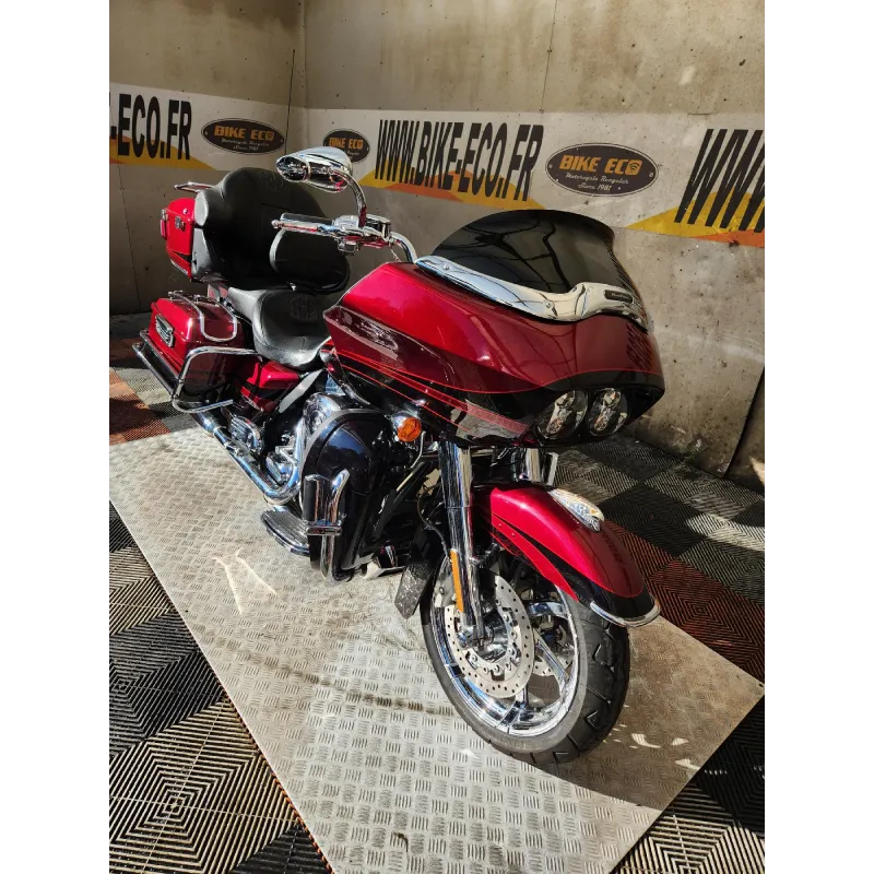 HARLEY DAVIDSON ROAD GLIDE 1800 CVO
