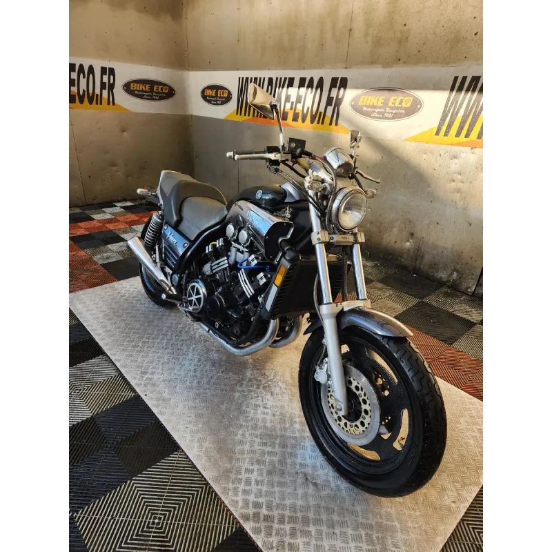 YAMAHA V-MAX 1200