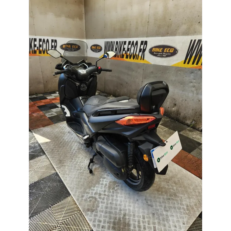 YAMAHA X MAX 125