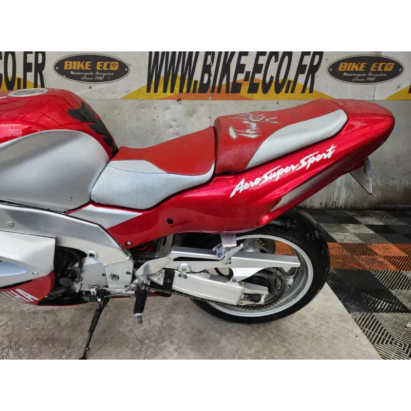 YAMAHA YZF 1000 THUNDERACE