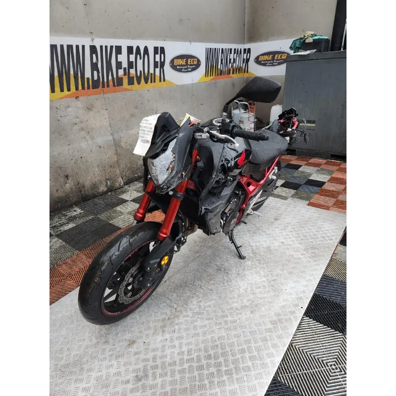 HONDA CB 750 HORNET