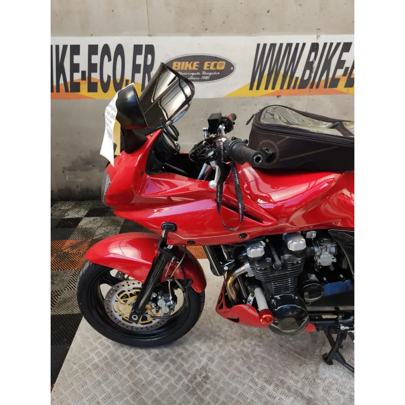 KAWASAKI ZR7S 750