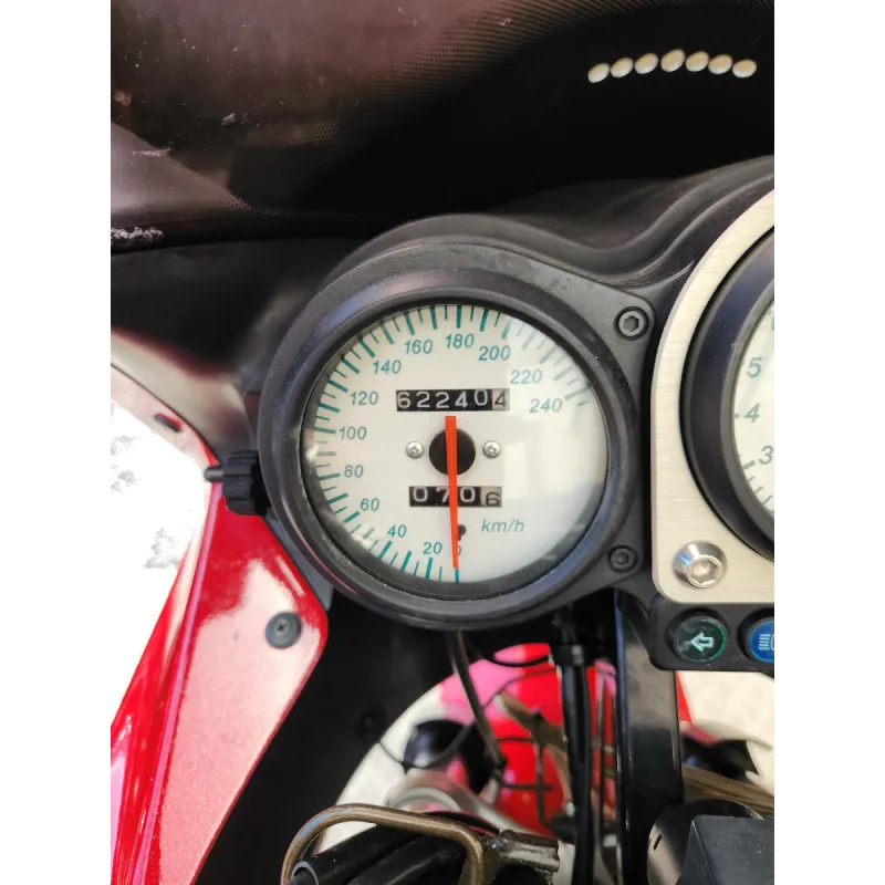 KAWASAKI ZR7S 750