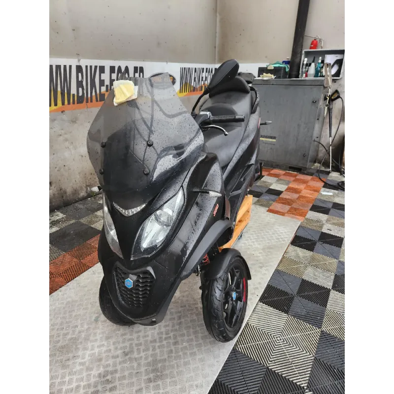 PIAGGIO MP3 350 LT .