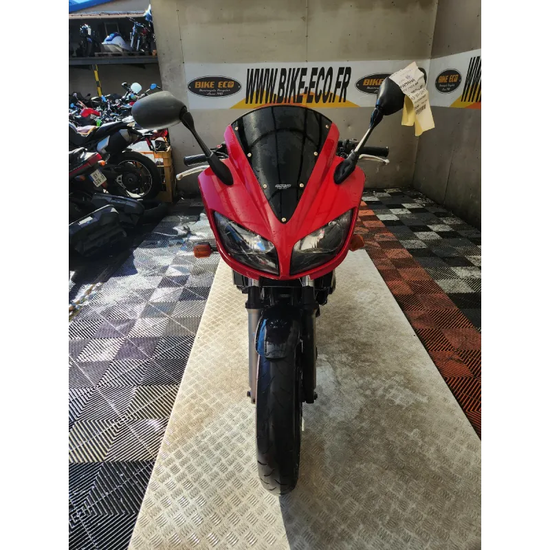 YAMAHA FZS 600 FAZER