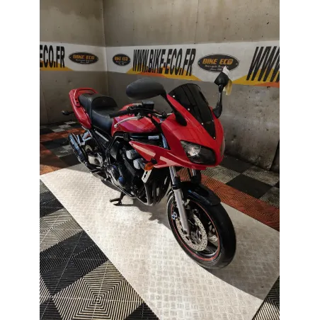 YAMAHA FZS 600 FAZER
