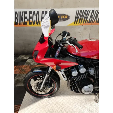 YAMAHA FZS 600 FAZER