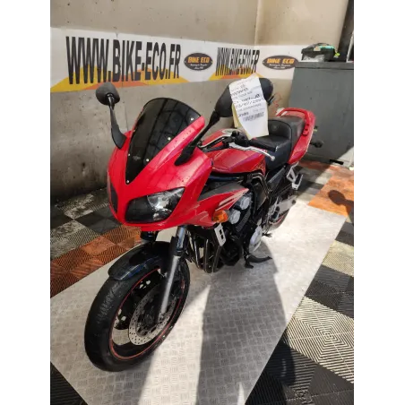 YAMAHA FZS 600 FAZER