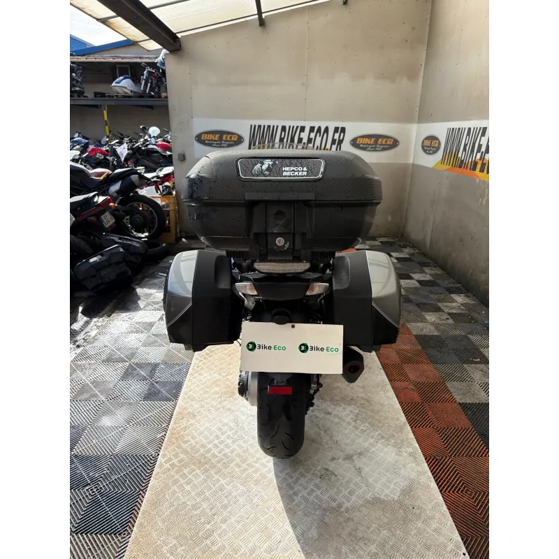 KAWASAKI 1400 GTR