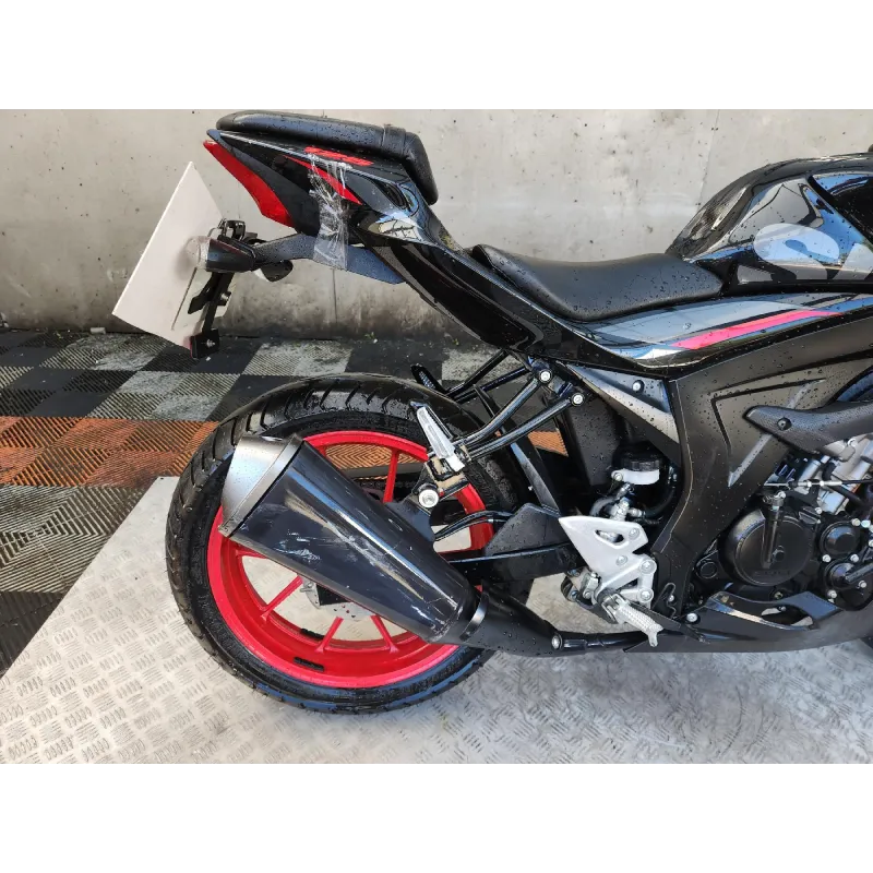 SUZUKI GSXS 125