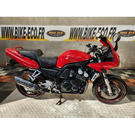 YAMAHA FZS 600 FAZER