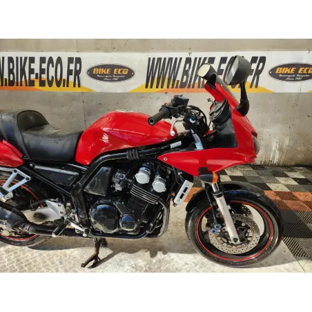 YAMAHA FZS 600 FAZER