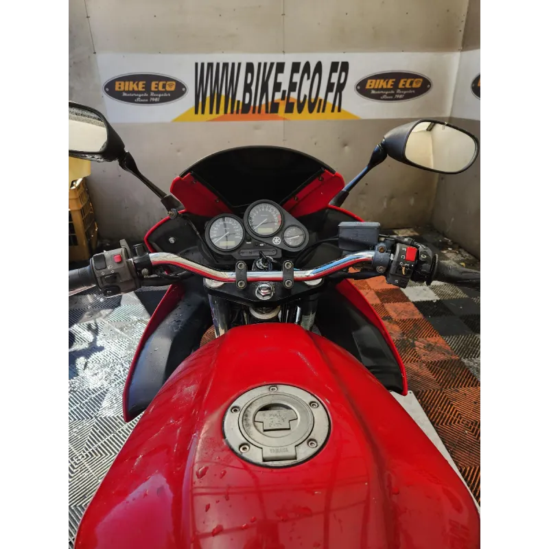 YAMAHA FZS 600 FAZER