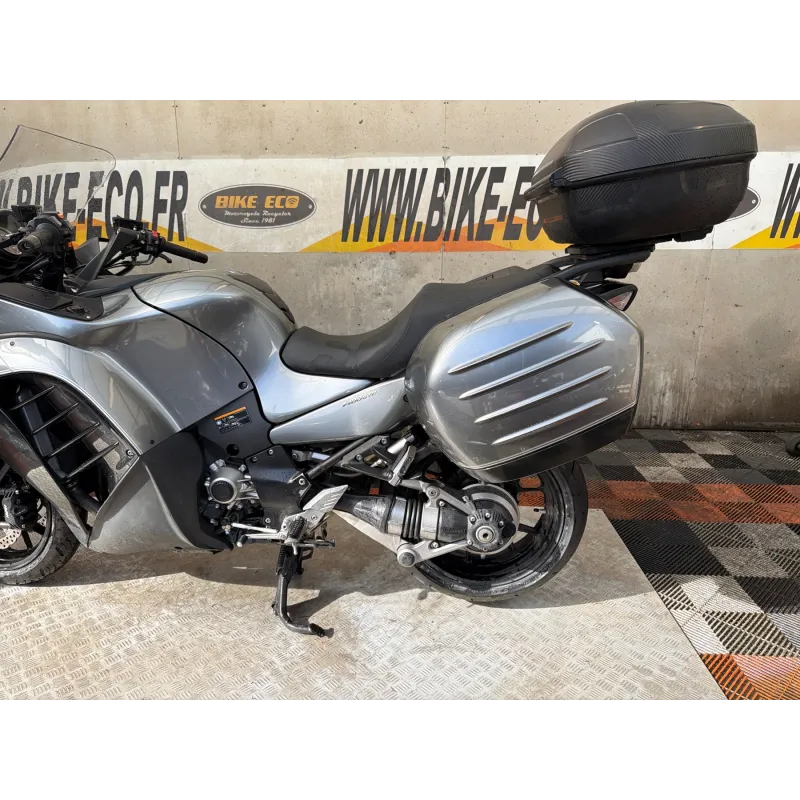 KAWASAKI 1400 GTR
