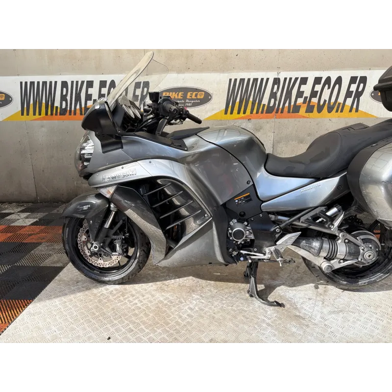 KAWASAKI 1400 GTR