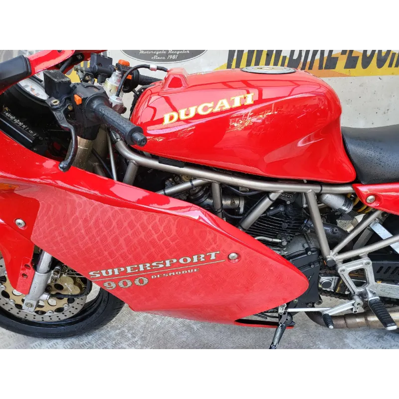 DUCATI 900 SS