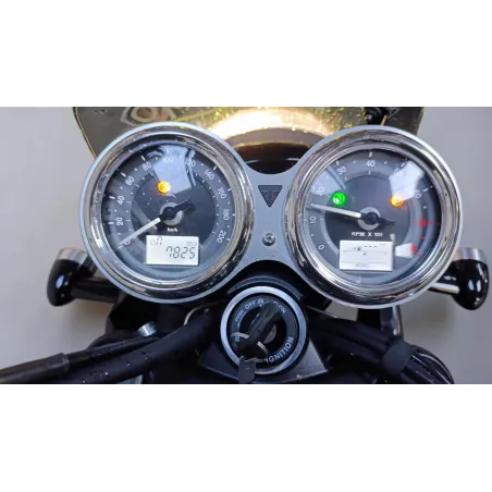 TRIUMPH BONNEVILLE 1200
