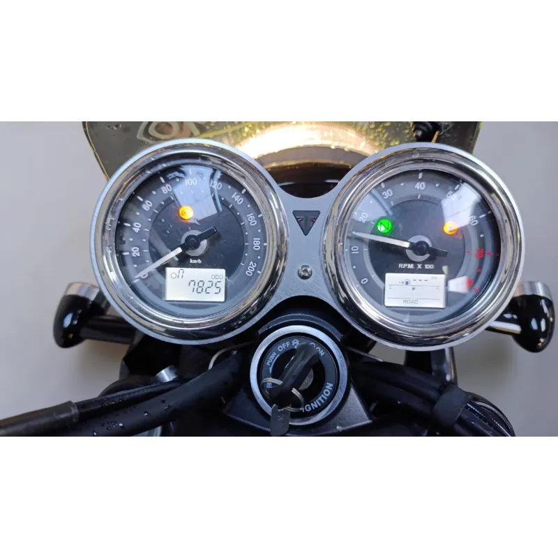 TRIUMPH BONNEVILLE 1200
