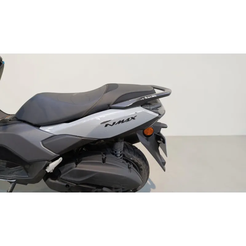 YAMAHA NMAX 125
