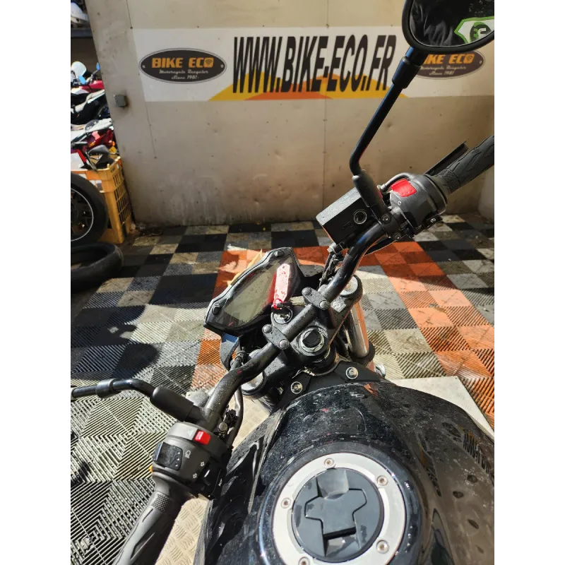 SUZUKI SV 650 N .