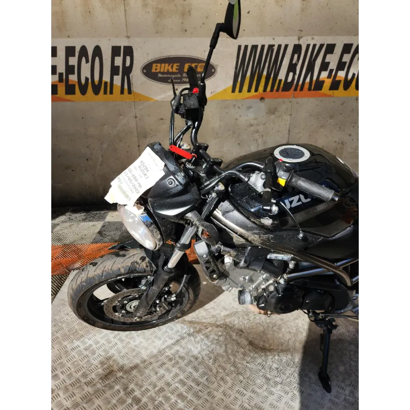 SUZUKI SV 650 N .