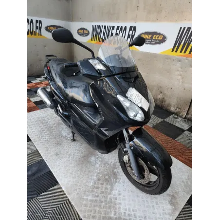 YAMAHA XMAX 125 .