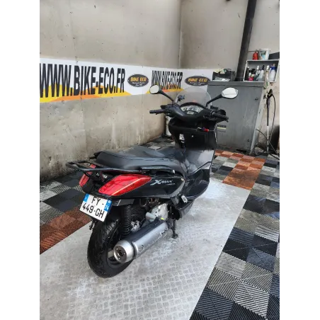YAMAHA XMAX 125 .