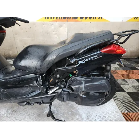 YAMAHA XMAX 125 .