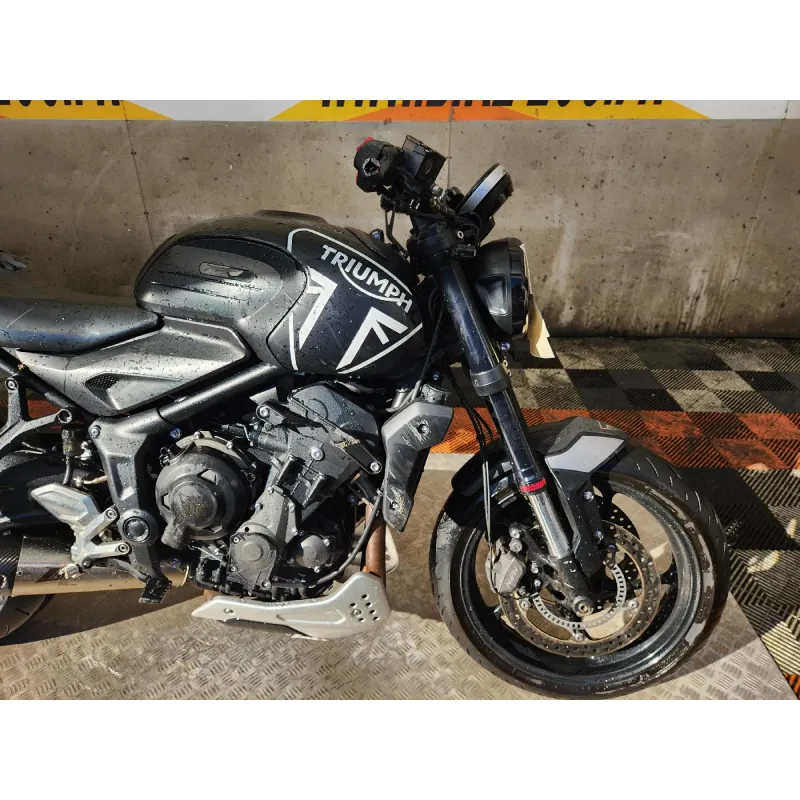 TRIUMPH TRIDENT 660 A2 .