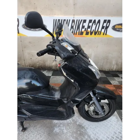 YAMAHA XMAX 125 .