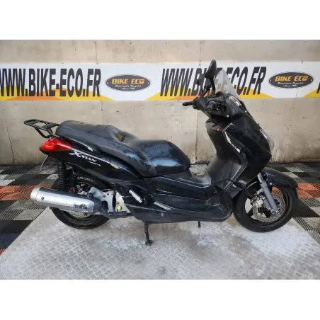 YAMAHA XMAX 125 .
