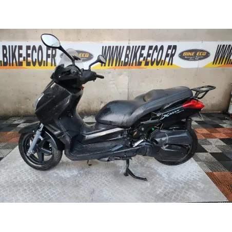 YAMAHA XMAX 125 .