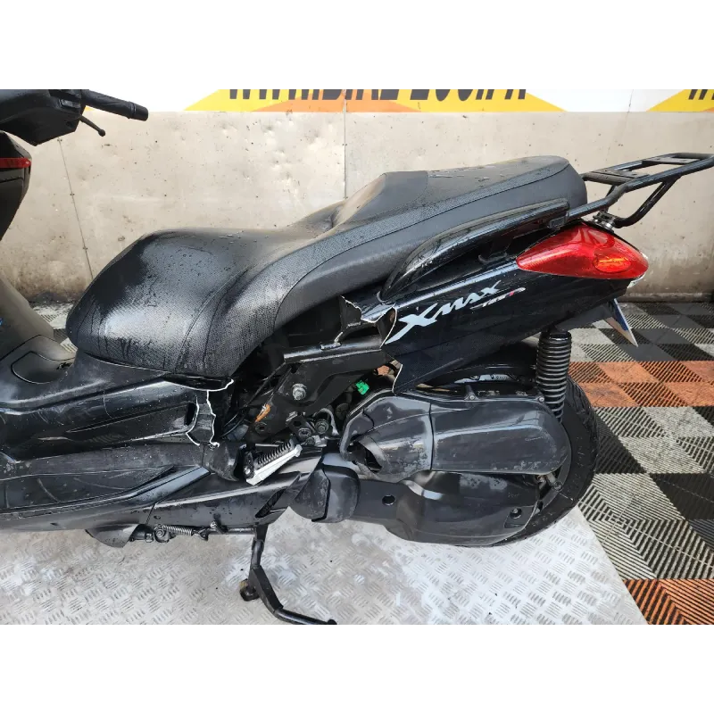 YAMAHA XMAX 125 .