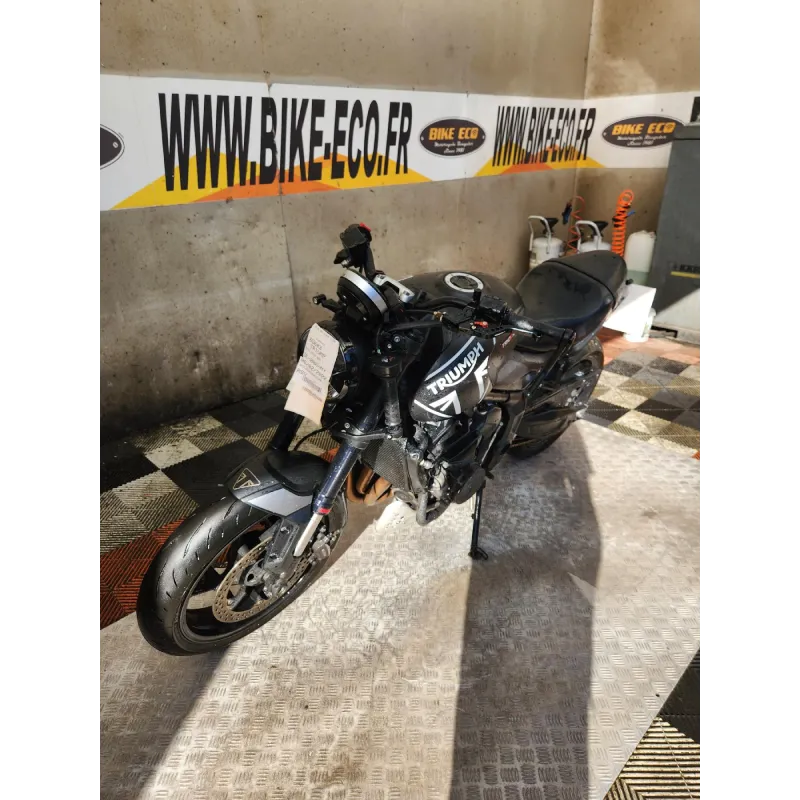 TRIUMPH TRIDENT 660 A2 .