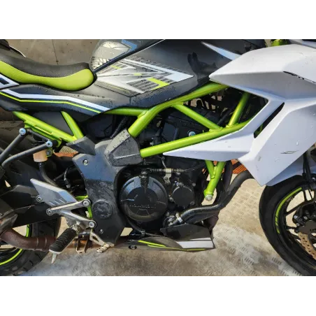 KAWASAKI z 125 .