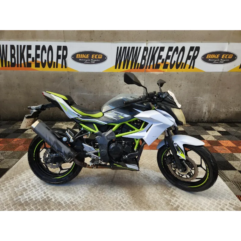 KAWASAKI z 125 .