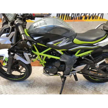 KAWASAKI z 125 .