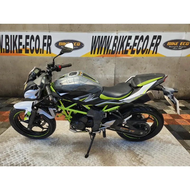 KAWASAKI z 125 .