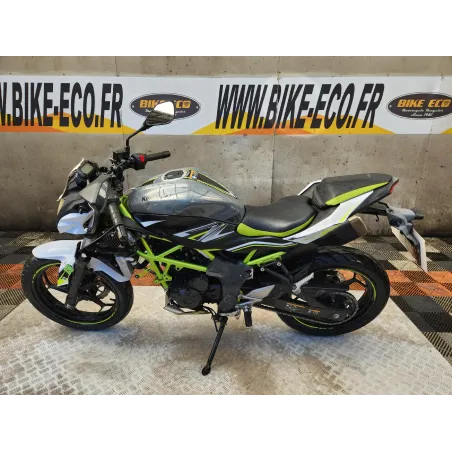 KAWASAKI z 125 .