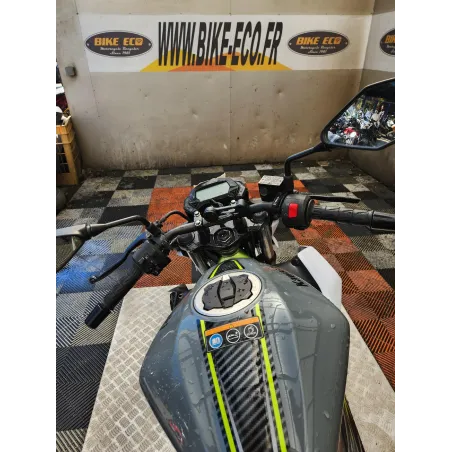 KAWASAKI z 125 .