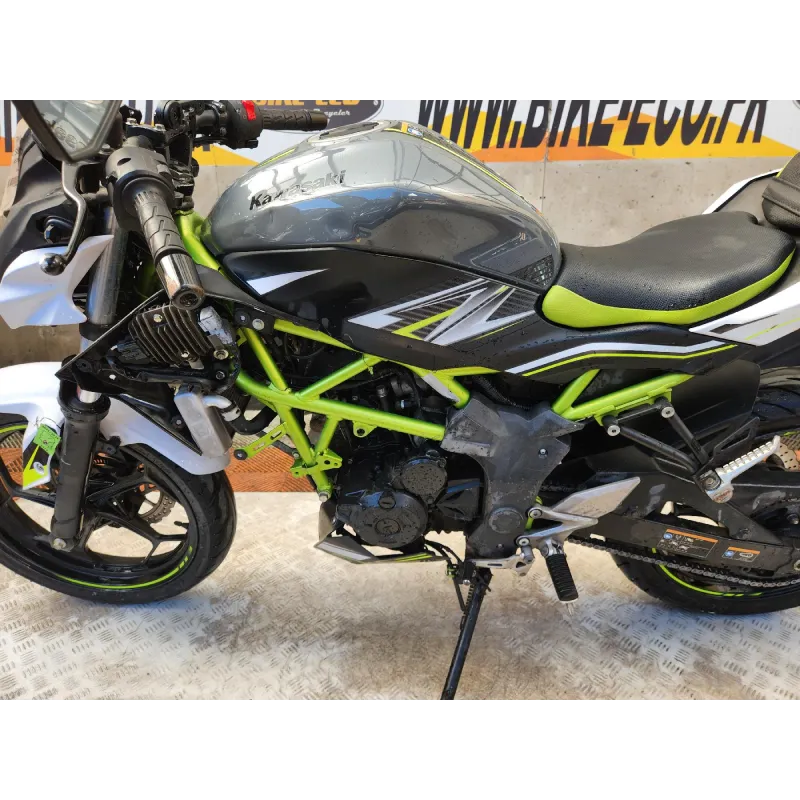 KAWASAKI z 125 .