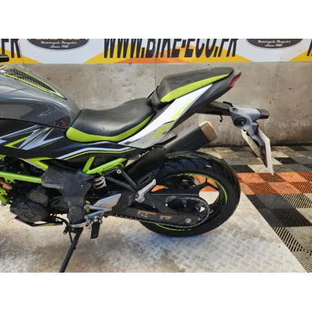 KAWASAKI z 125 .
